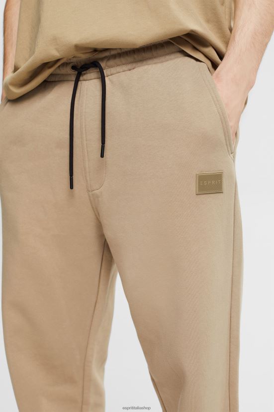 Esprit realizzato in materiale riciclato: pantaloni della tuta a gamba larga kaki pallido uomini pantaloni 4RNDH941